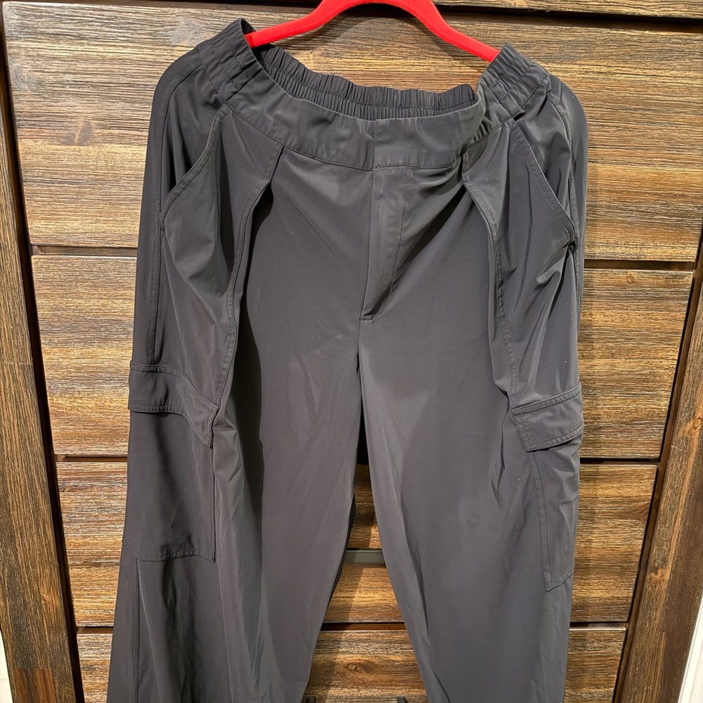 Athleta Men's Black Cargo Jogger Pants